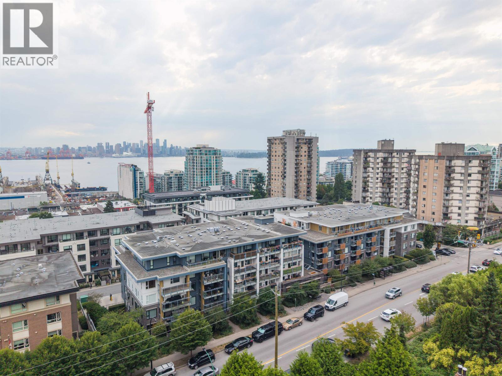 414 221 E 3RD STREET, North Vancouver