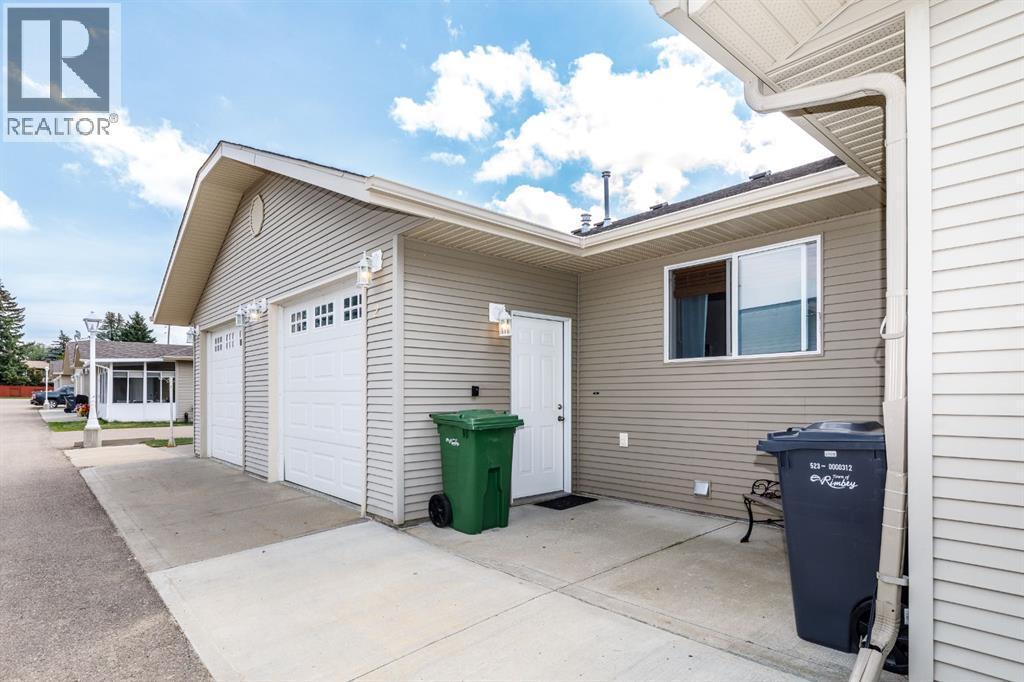 Listing photo – 2, 100 Legacy Lane, Rimbey