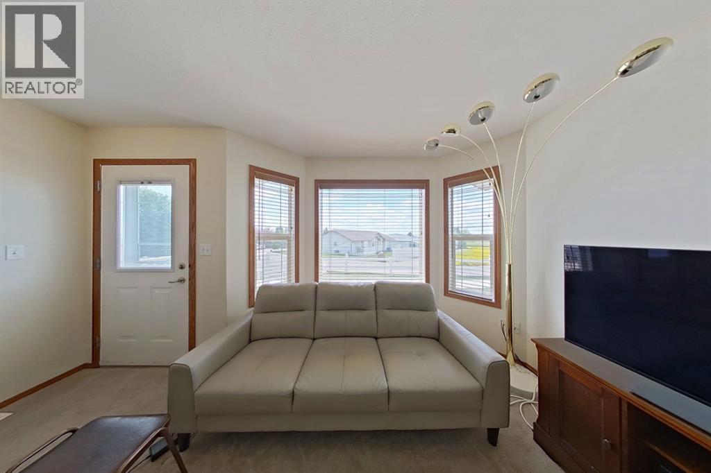 Listing photo – 2, 100 Legacy Lane, Rimbey