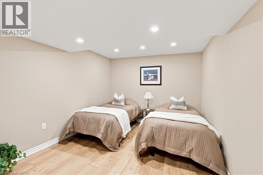 #4 30 CEDAR Street - 31