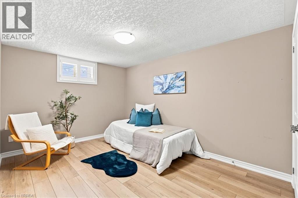 #4 30 CEDAR Street - 33