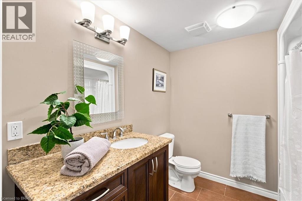 #4 30 CEDAR Street - 35