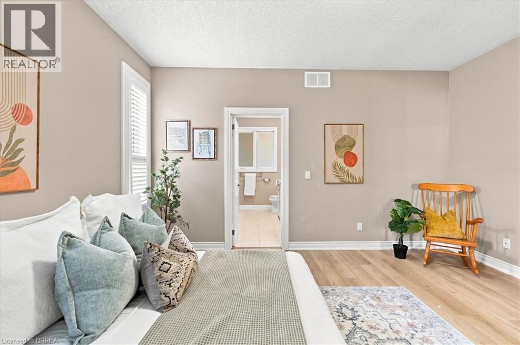 #4 30 CEDAR Street - 13