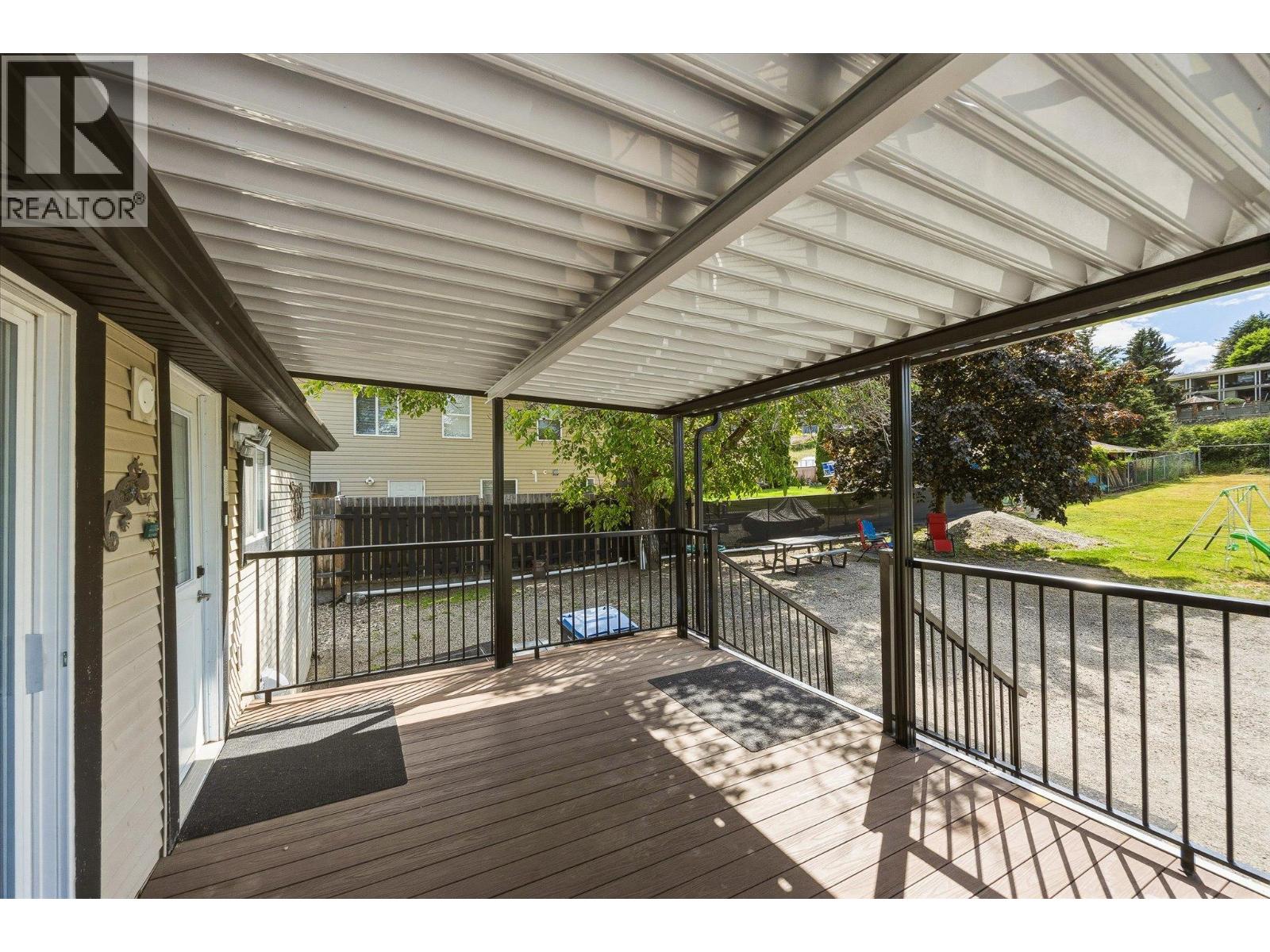 11592 Okanagan Centre Road E - 12