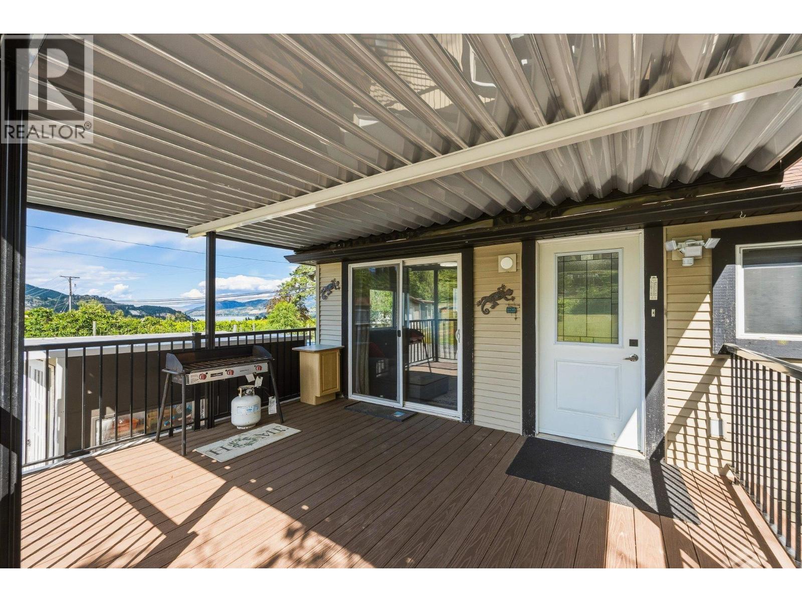 11592 Okanagan Centre Road E - 13