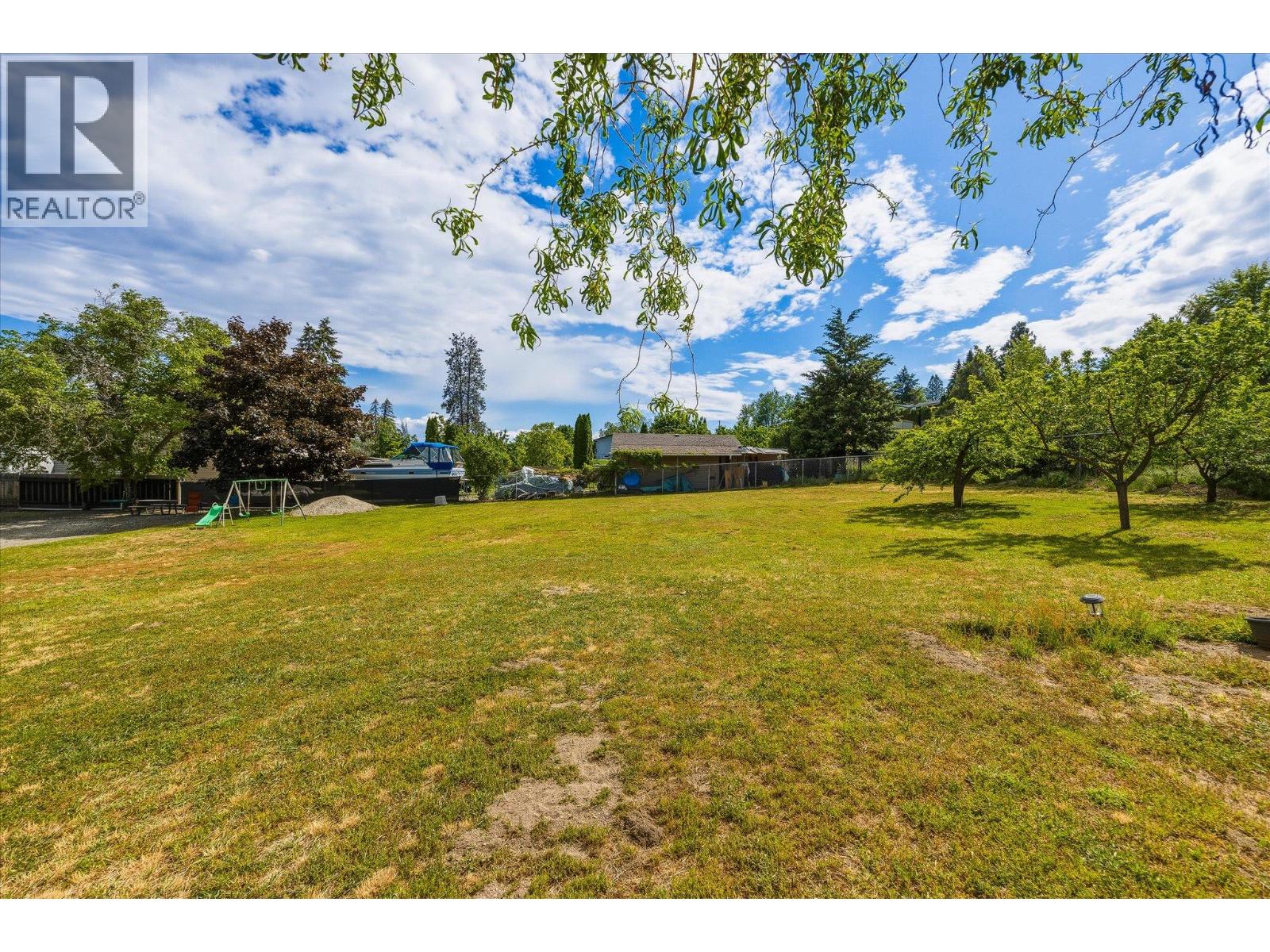 11592 Okanagan Centre Road E - 47