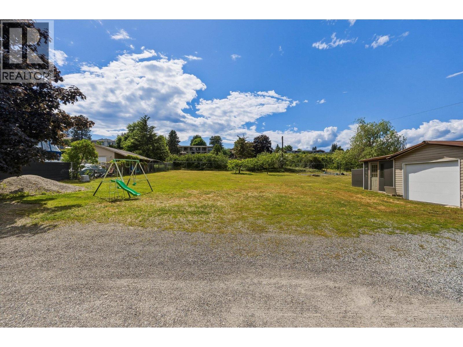 11592 Okanagan Centre Road E - 42