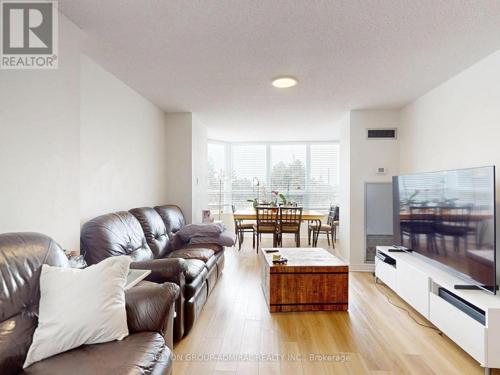 #312 7601 BATHURST STREET - 11