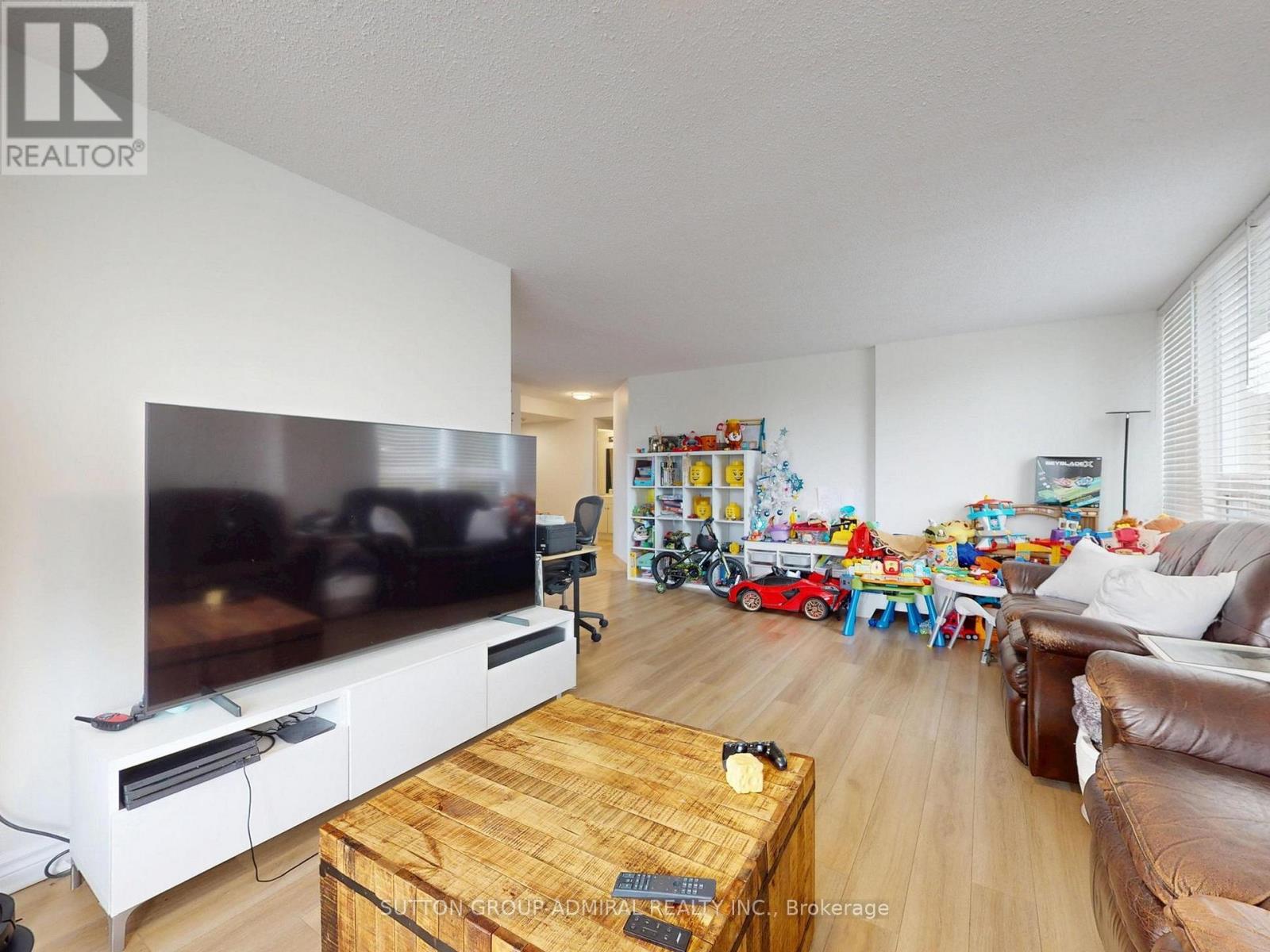#312 7601 BATHURST STREET - 13