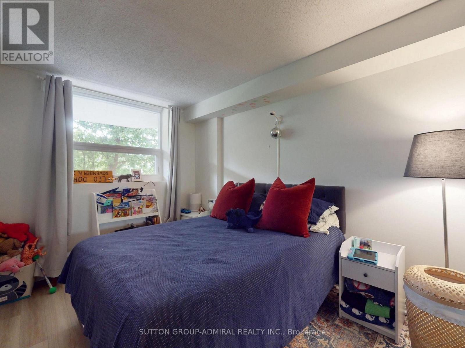 #312 7601 BATHURST STREET - 27