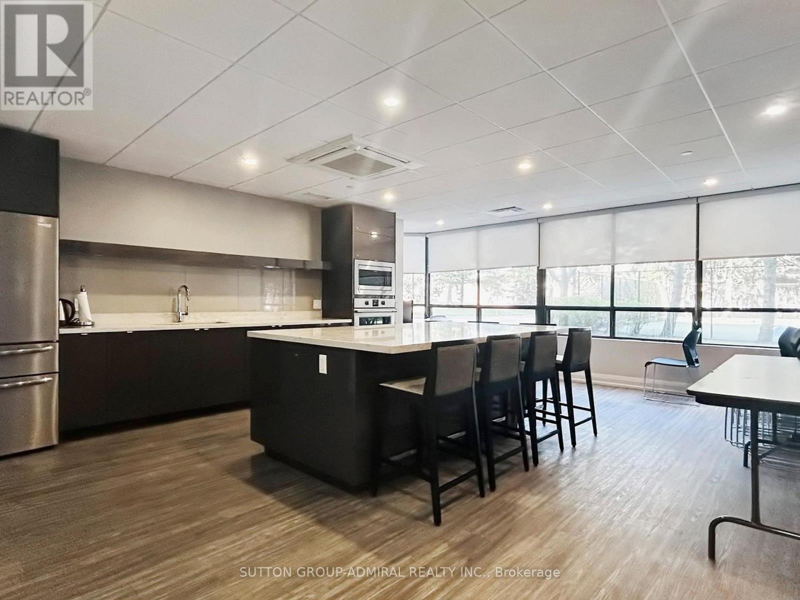 #312 7601 BATHURST STREET - 35
