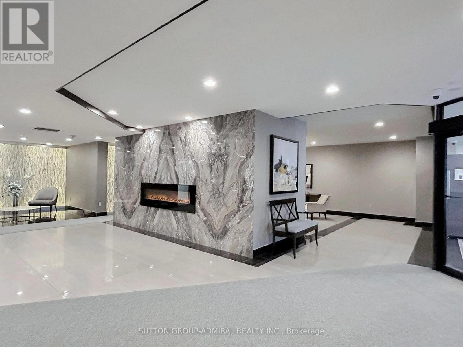 #312 7601 BATHURST STREET - 6