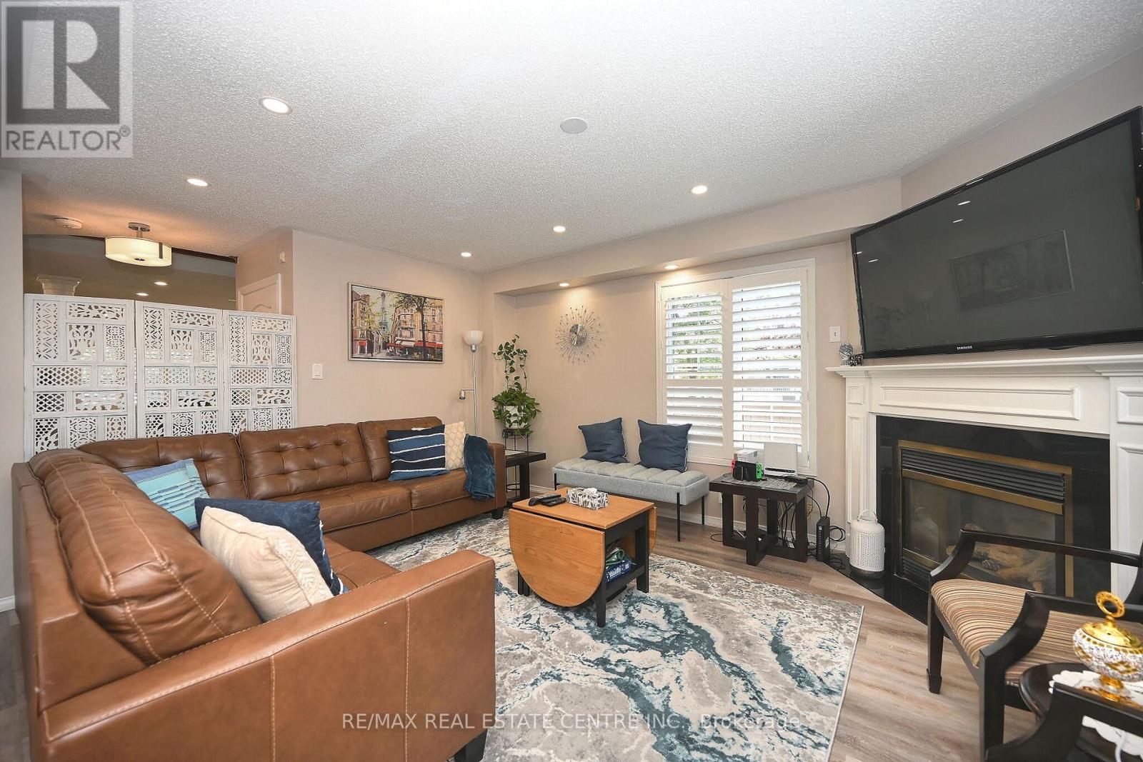 1244 FIELD DRIVE - 15