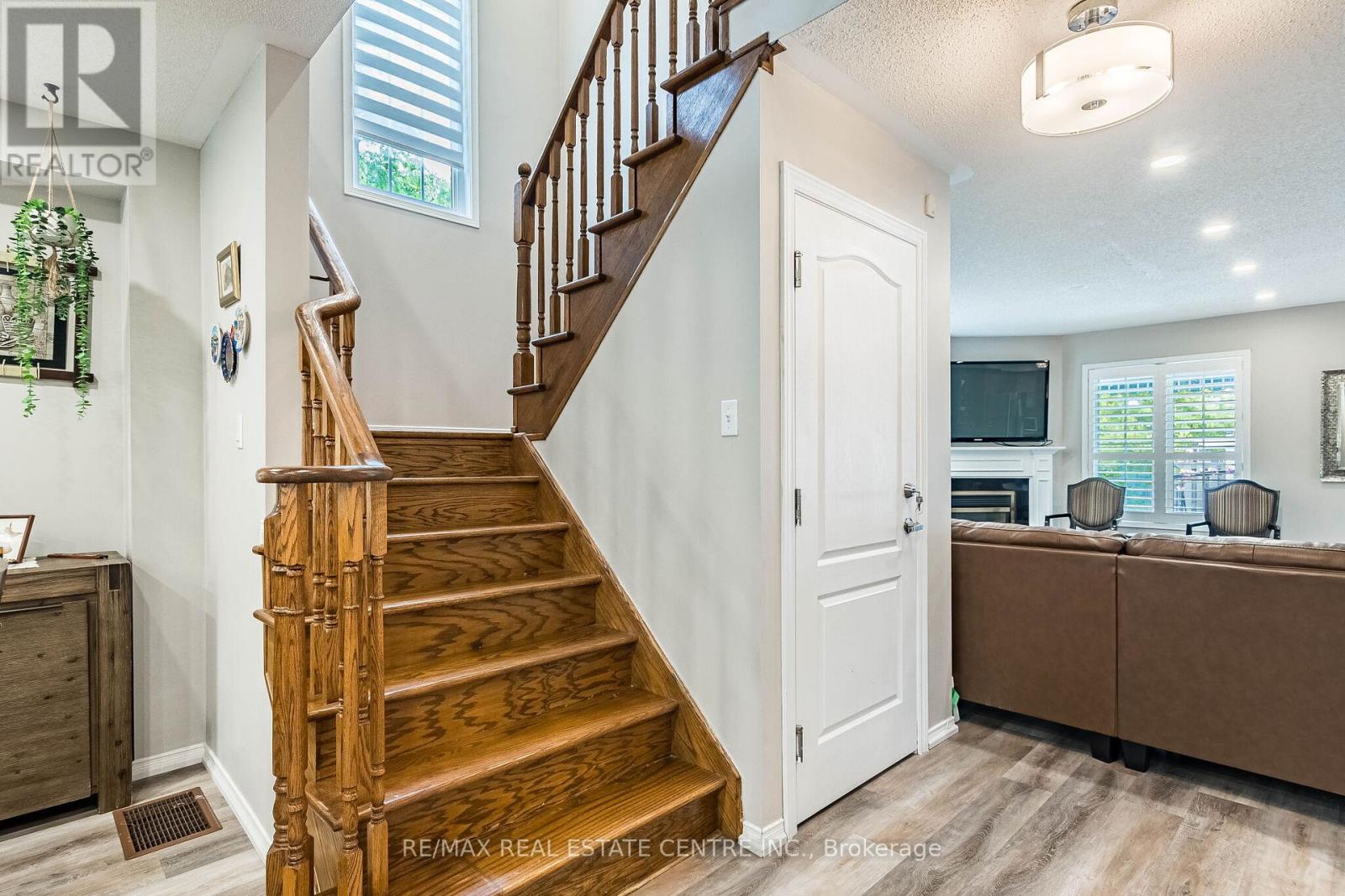 1244 FIELD DRIVE - 19