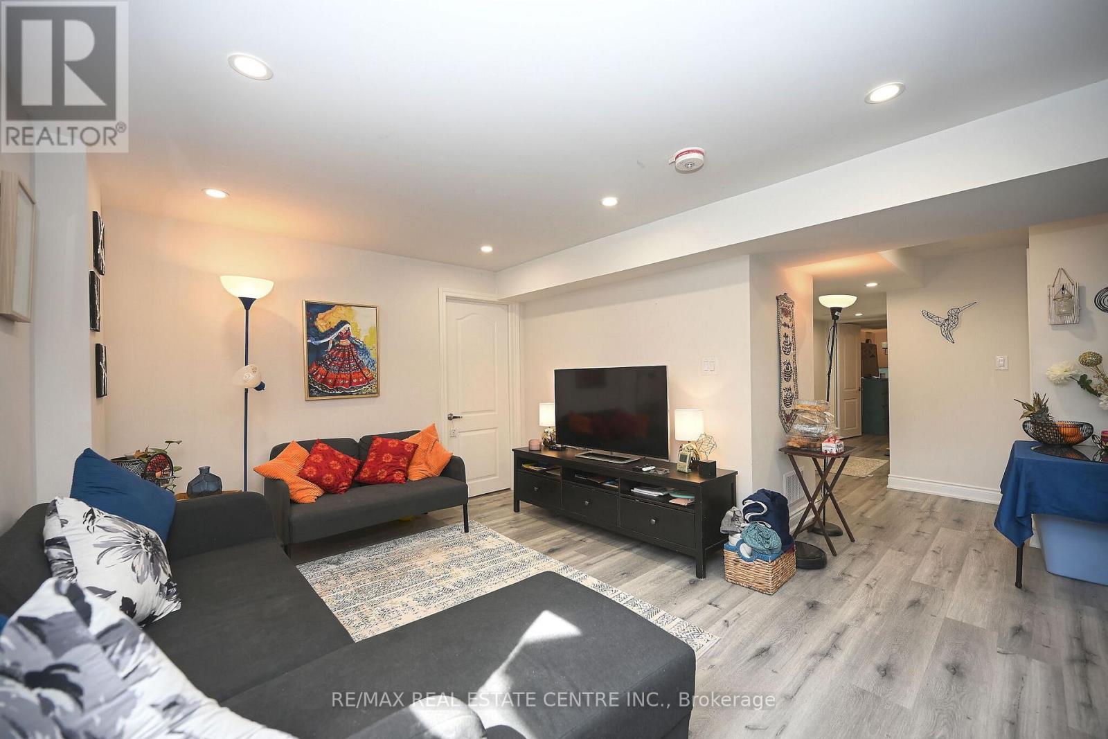 1244 FIELD DRIVE - 38