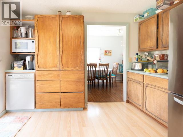 3918 GORDON AVE - 11