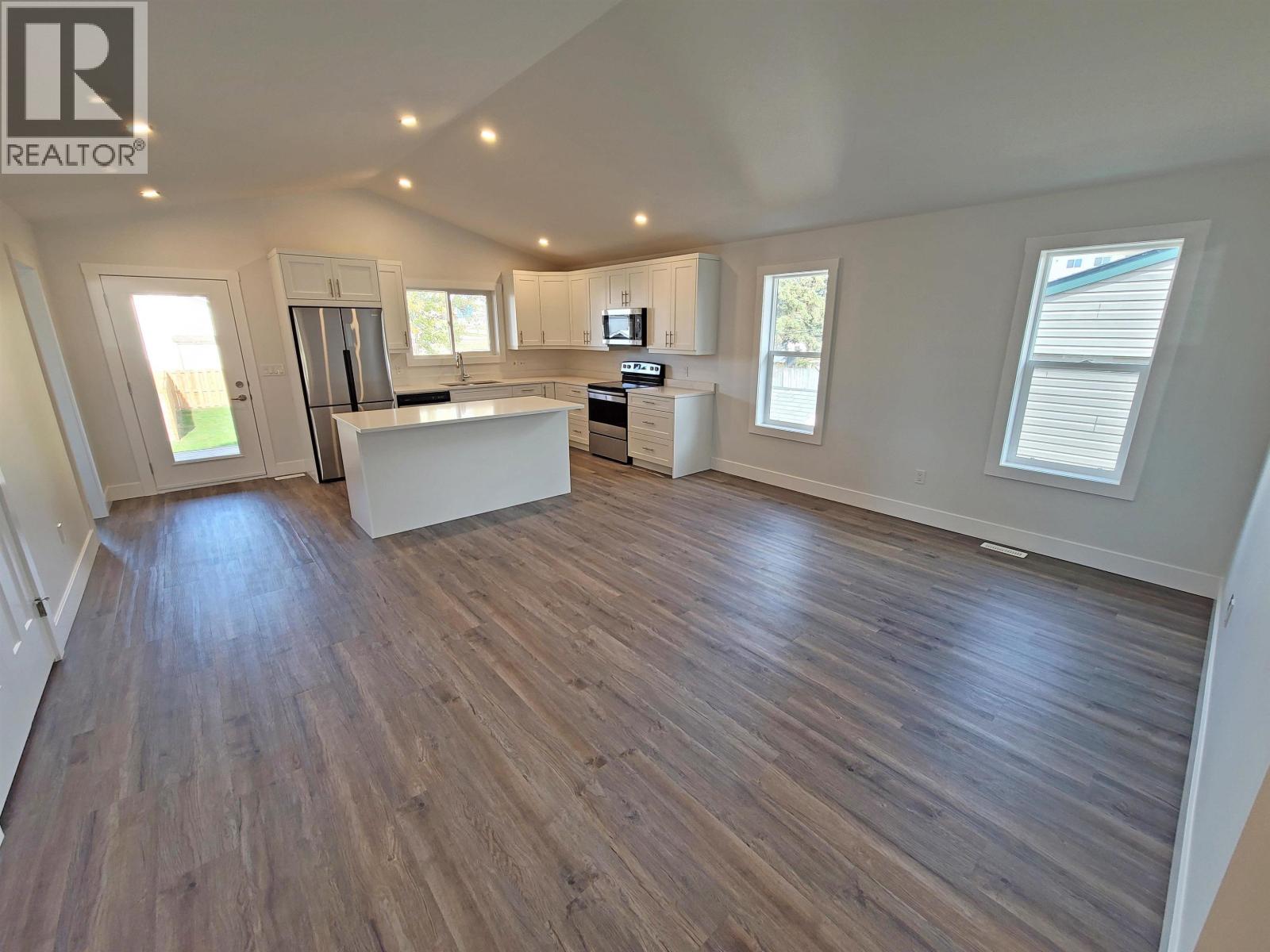 8420 88 AVENUE - 6