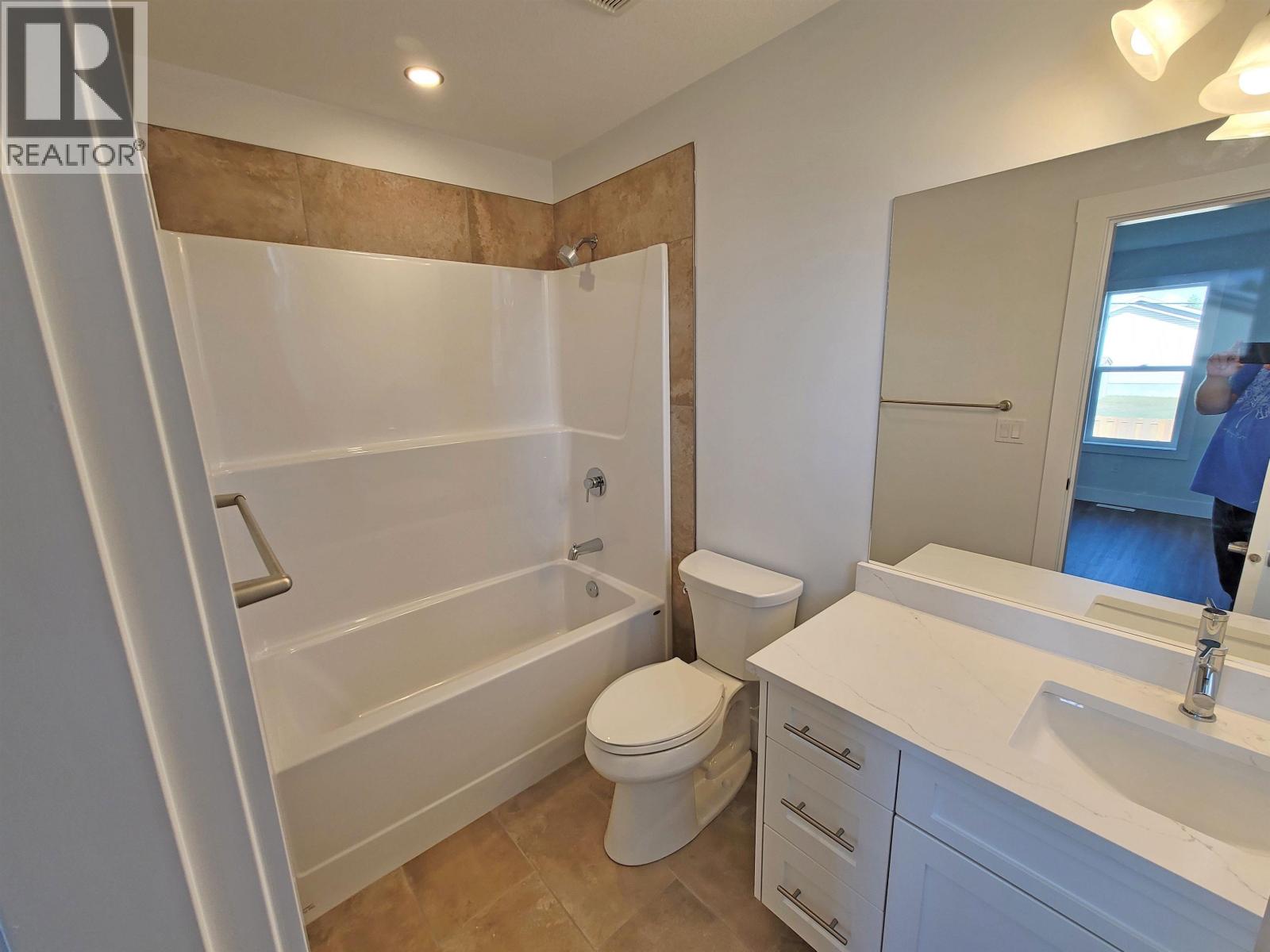 8420 88 AVENUE - 16