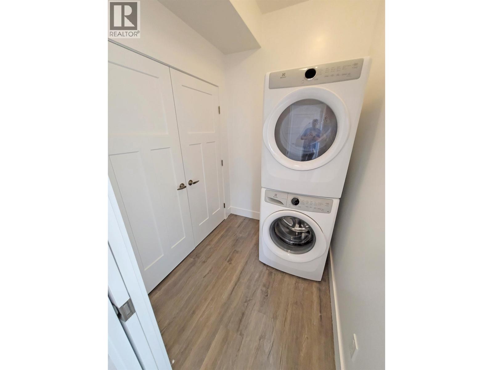 8420 88 AVENUE - 21