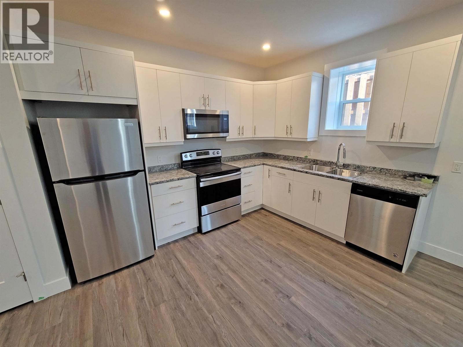 8420 88 AVENUE - 27
