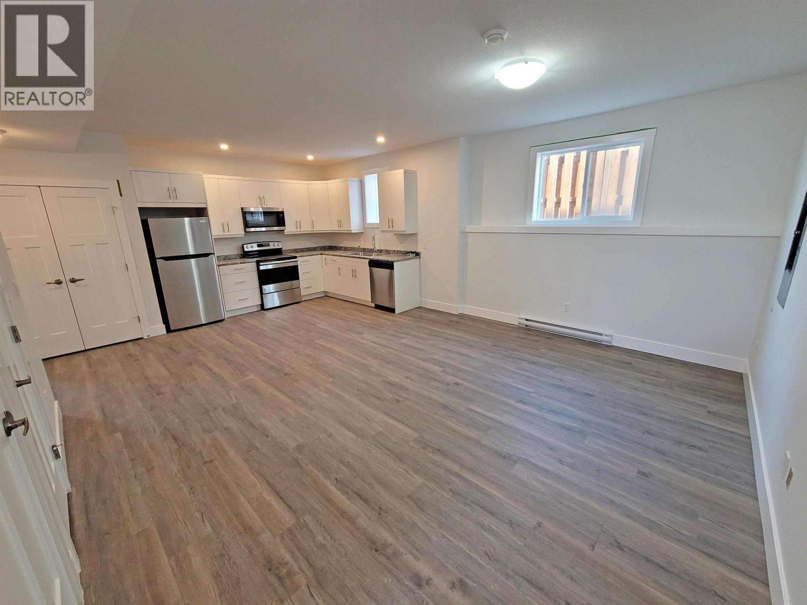 8420 88 AVENUE - 26