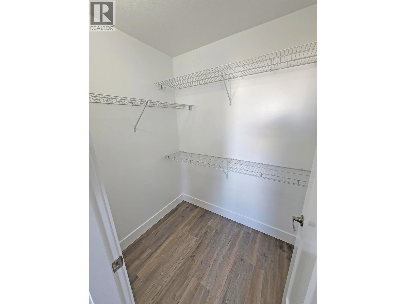 8420 88 AVENUE - 15