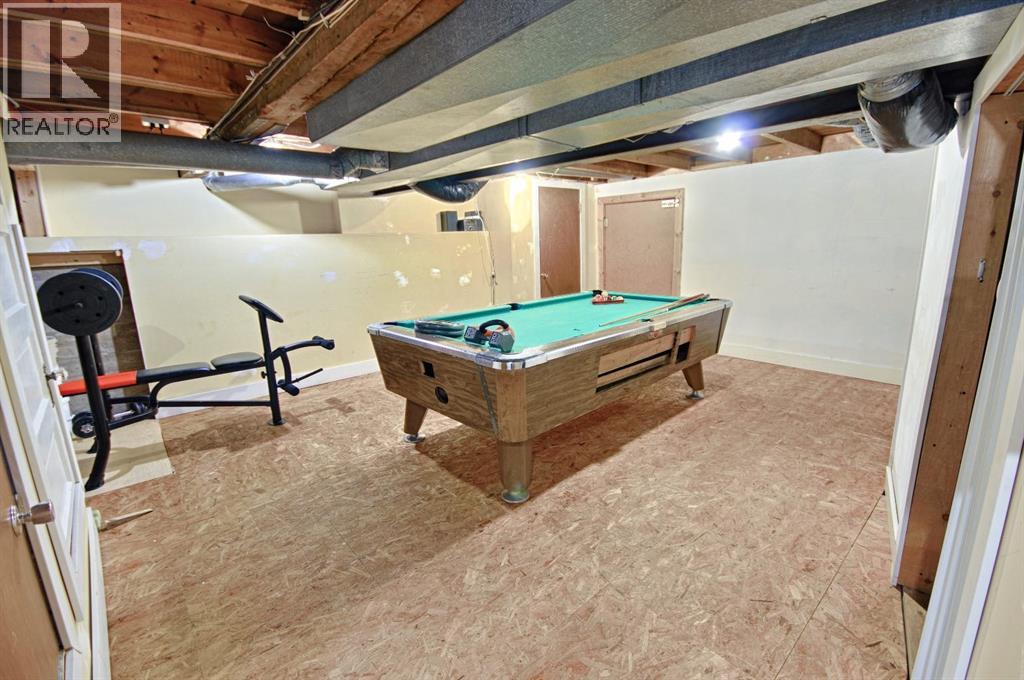 5109 44 ave - 33