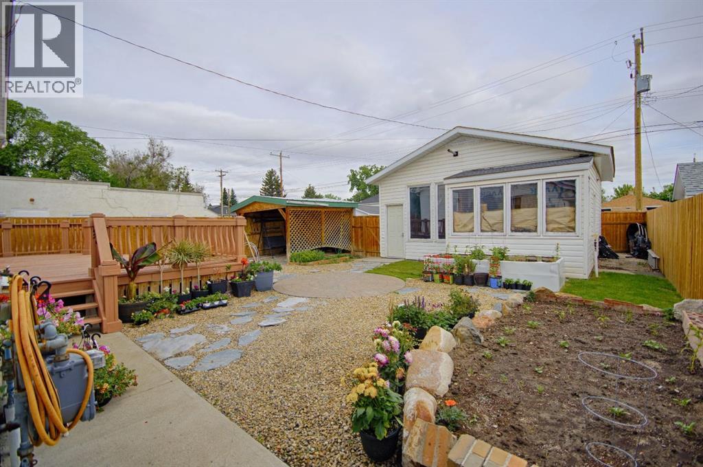 5109 44 ave - 38