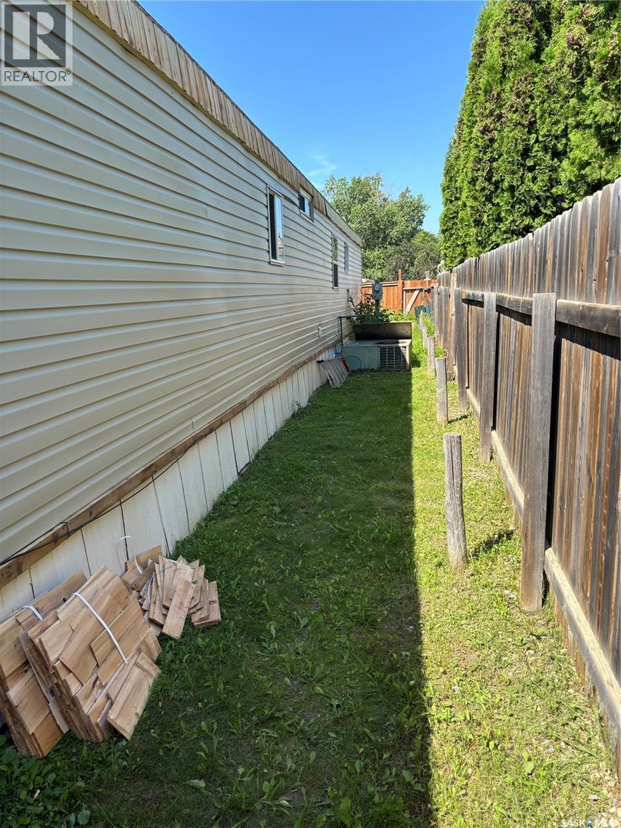 C2 1455 9th AVENUE NE - 28