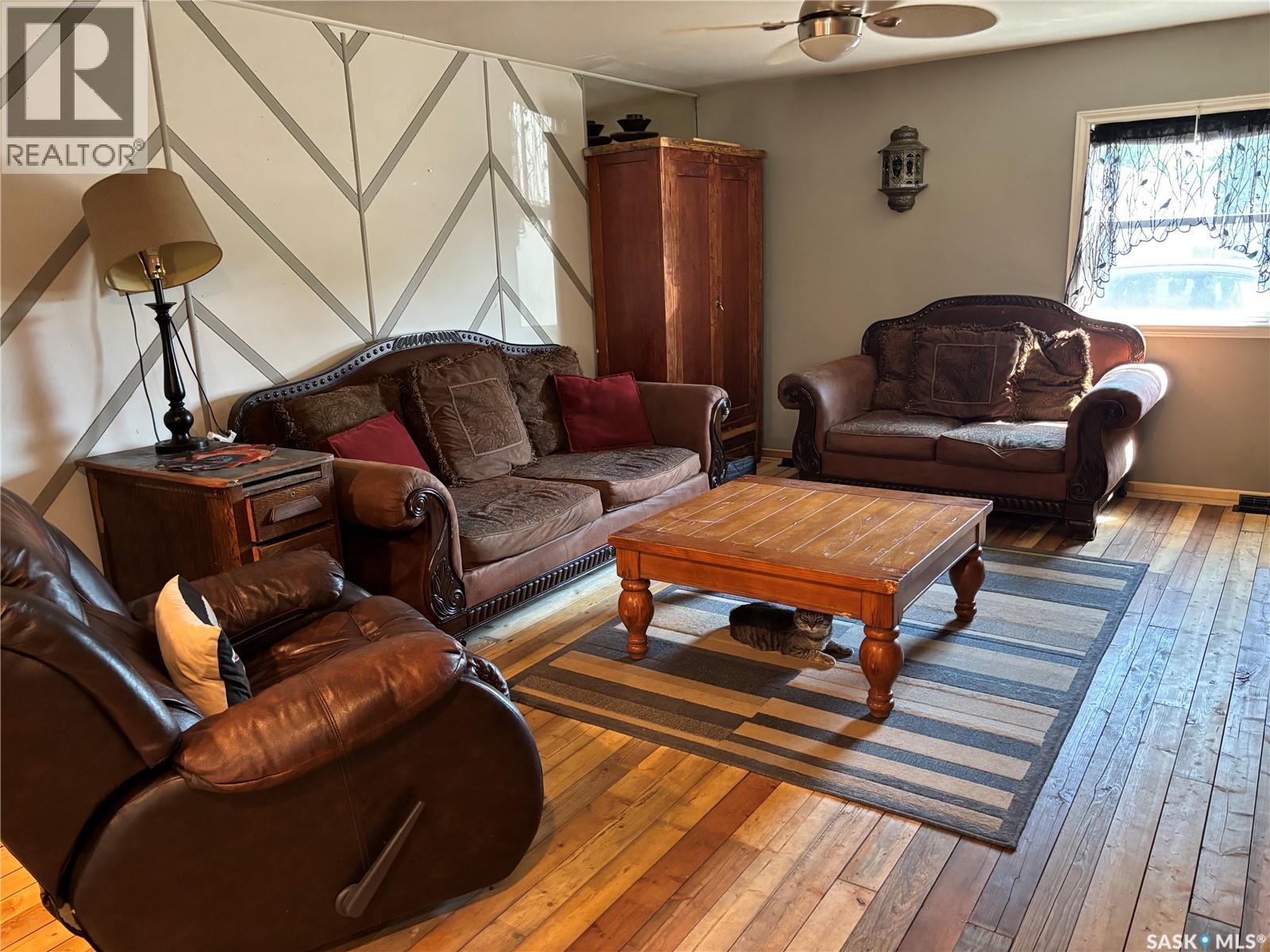 C2 1455 9th AVENUE NE - 7