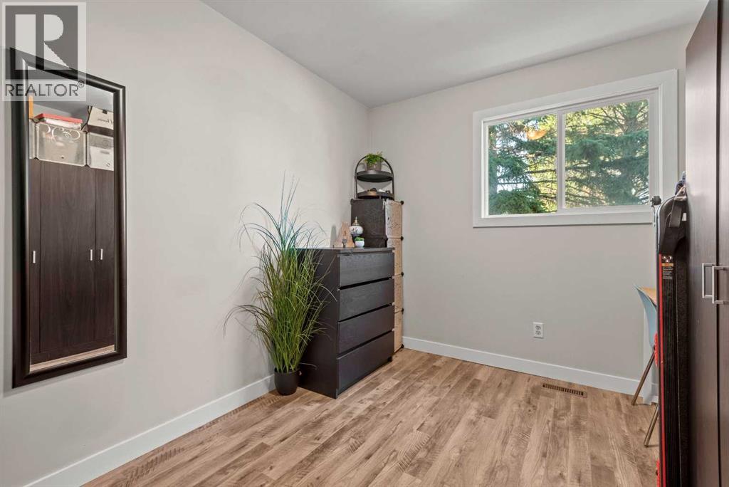1203 1 Street NE - 25