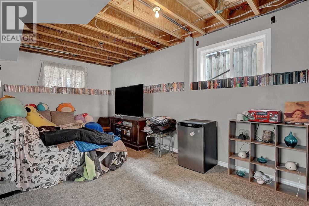 11246 74 Avenue - 17