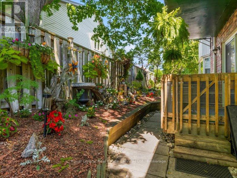 81 HAMILTON STREET N - 23
