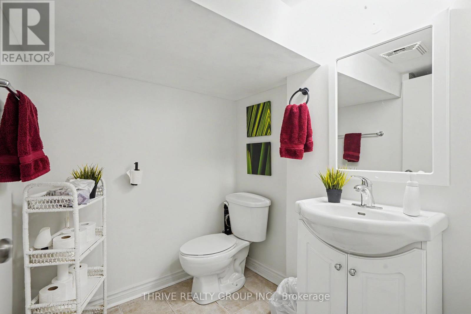 10 BYRON AVENUE E - Image 32