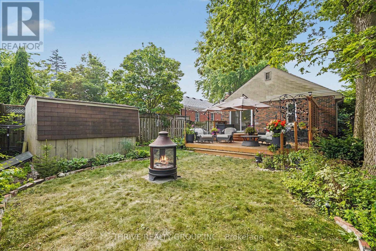 10 BYRON AVENUE E - Image 38