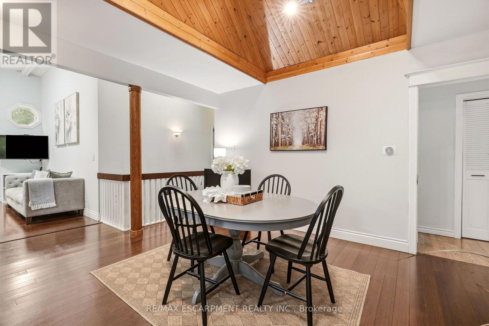 318 10TH CONCESSION ROAD E - 12