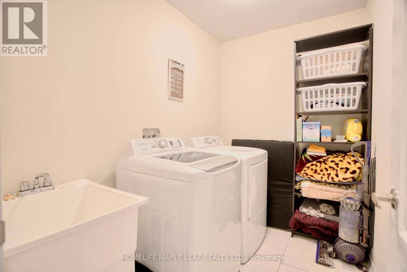232 BEDROCK DRIVE S - 21
