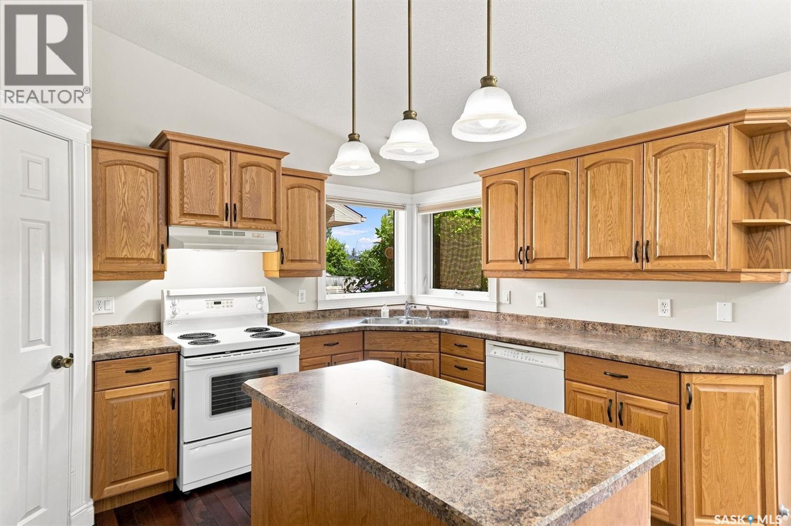 841 Martens CRESCENT - 10