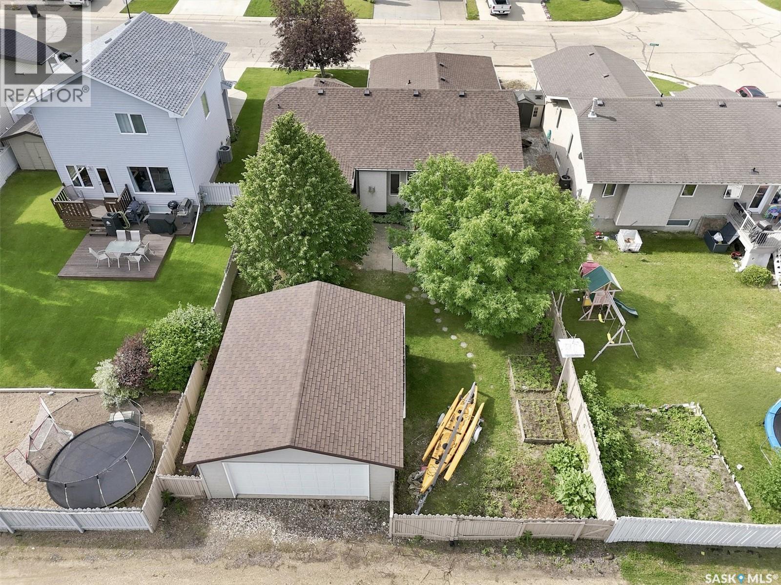 841 Martens CRESCENT - 2