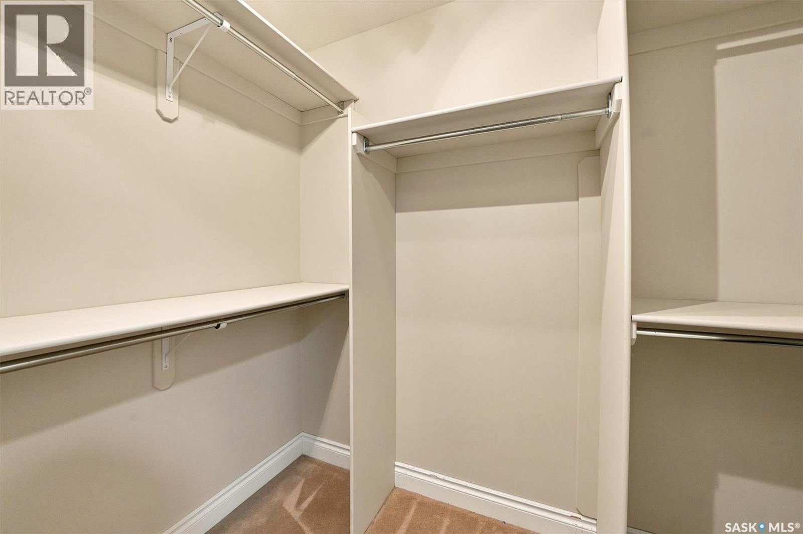 841 Martens CRESCENT - 21