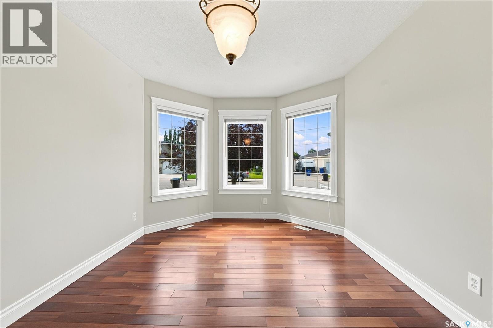 841 Martens CRESCENT - 22