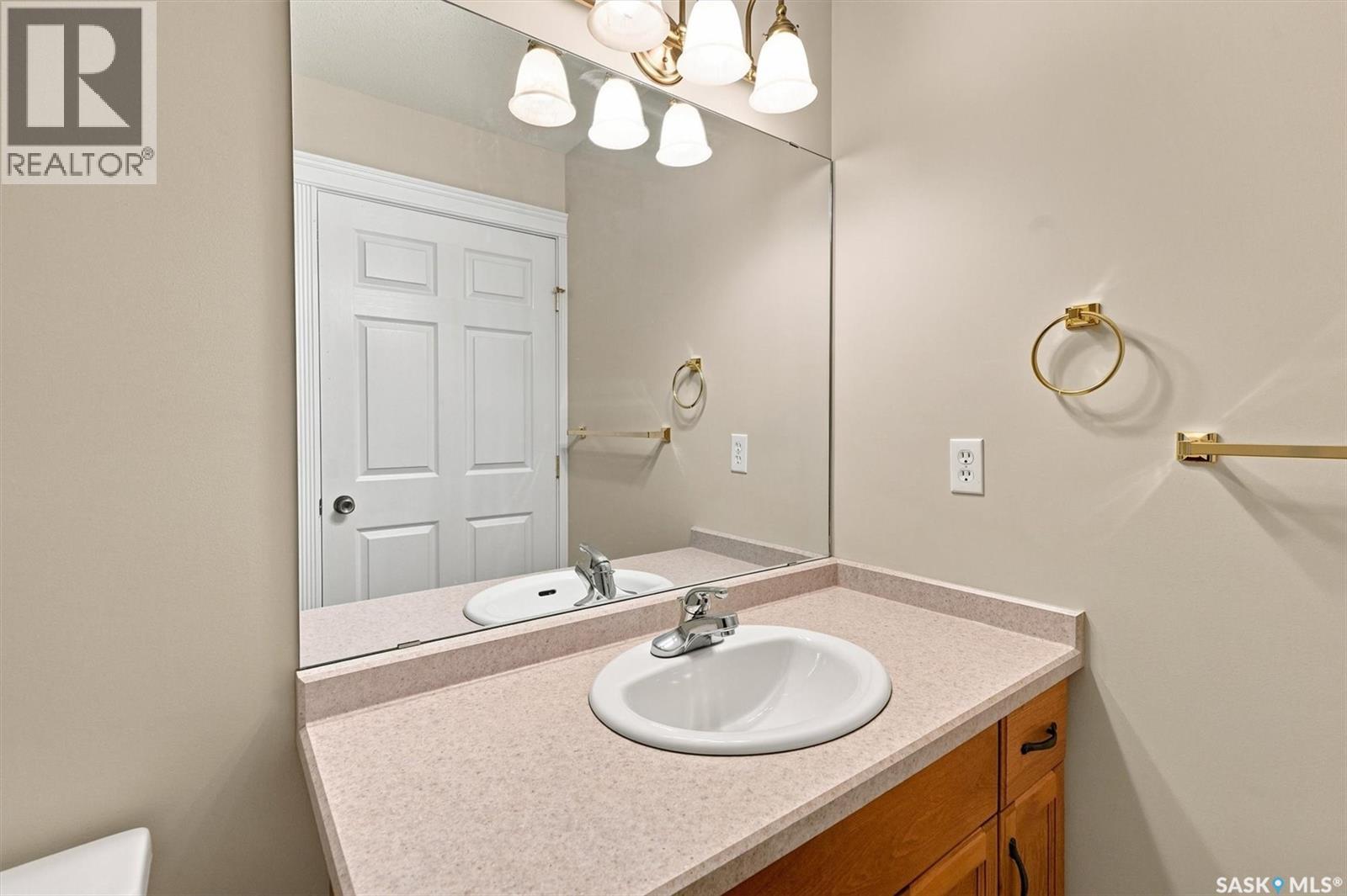 841 Martens CRESCENT - 24