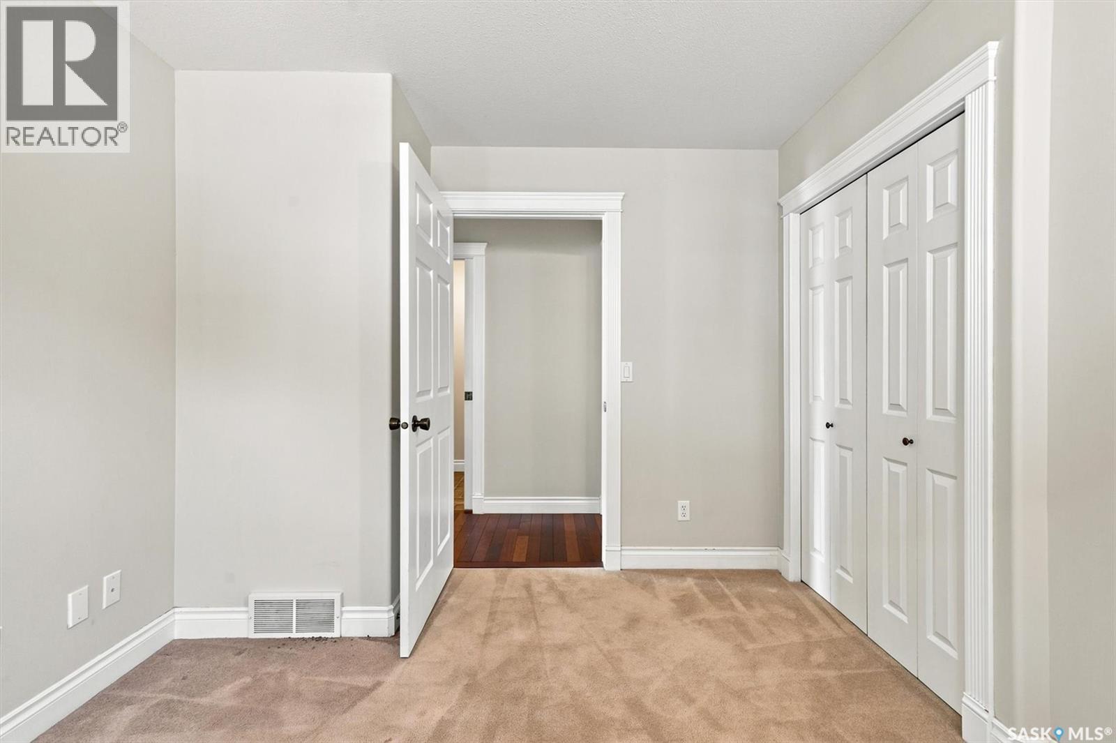 841 Martens CRESCENT - 26