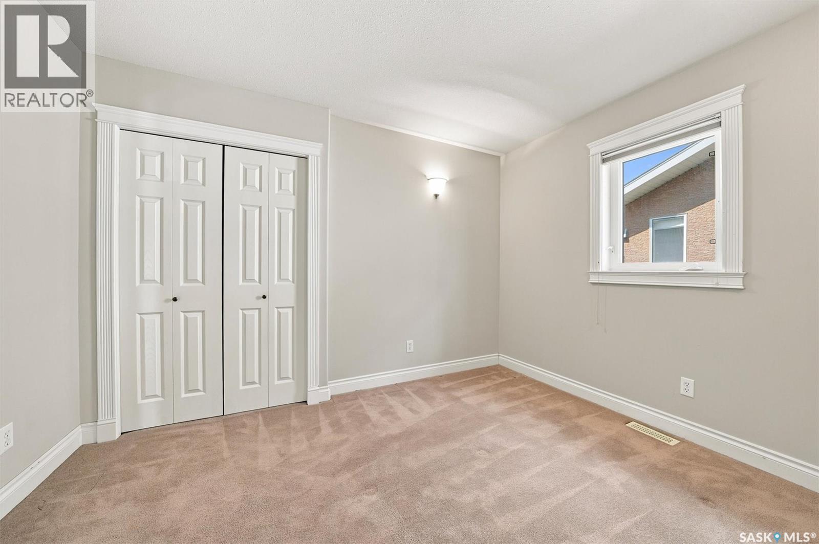 841 Martens CRESCENT - 29