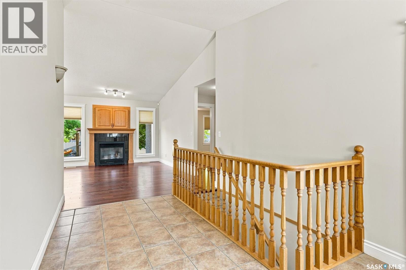 841 Martens CRESCENT - 3