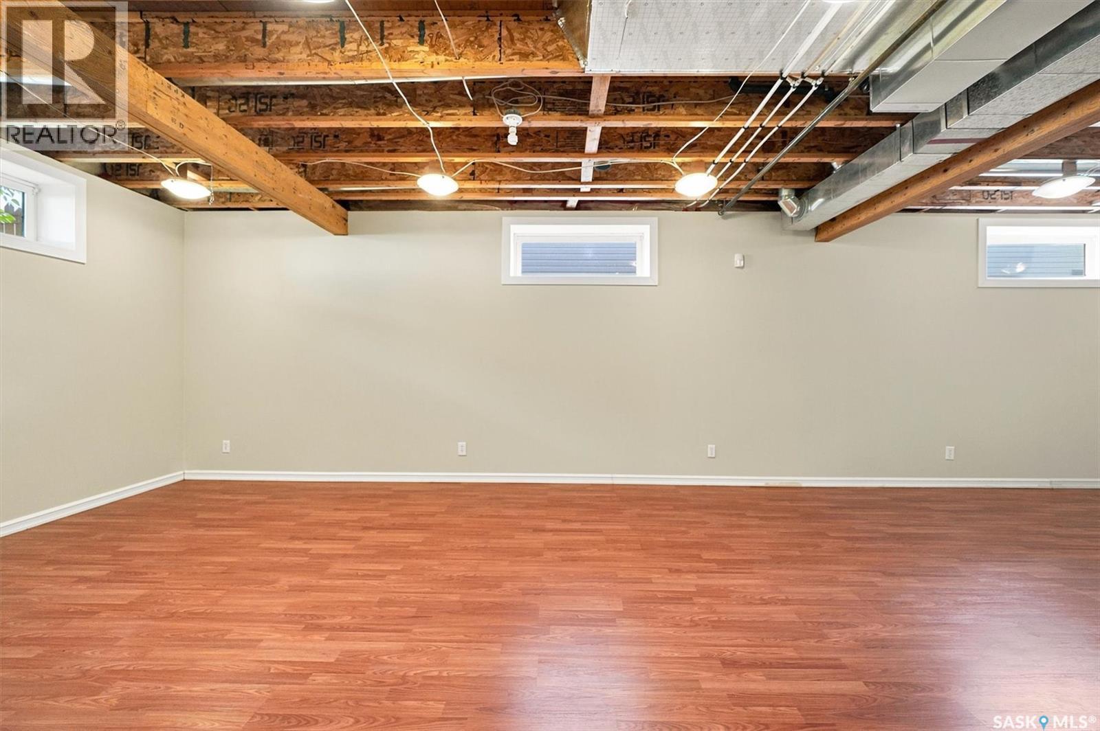 841 Martens CRESCENT - 32