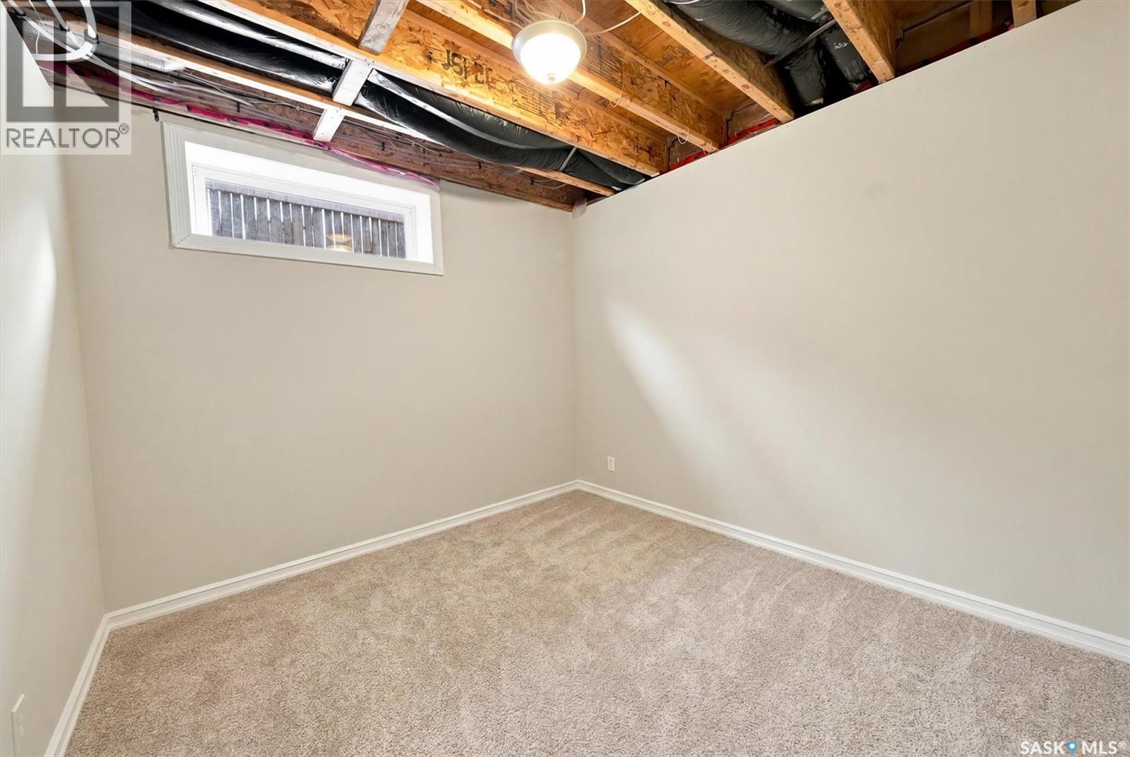 841 Martens CRESCENT - 39
