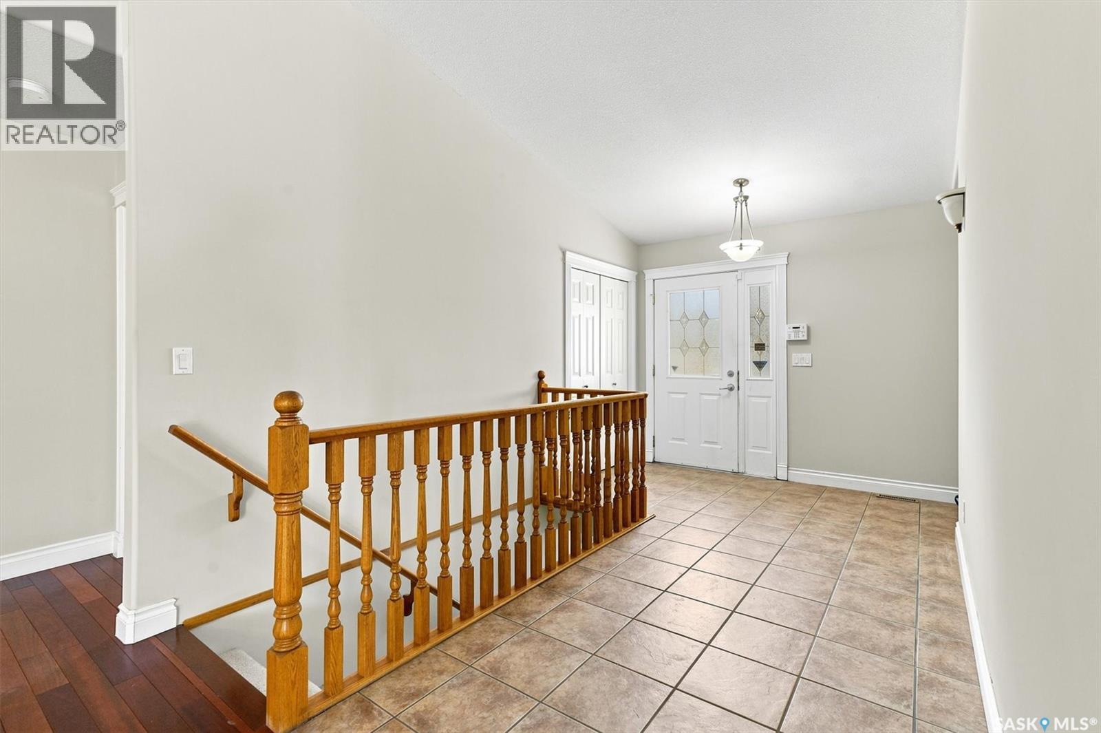 841 Martens CRESCENT - 4