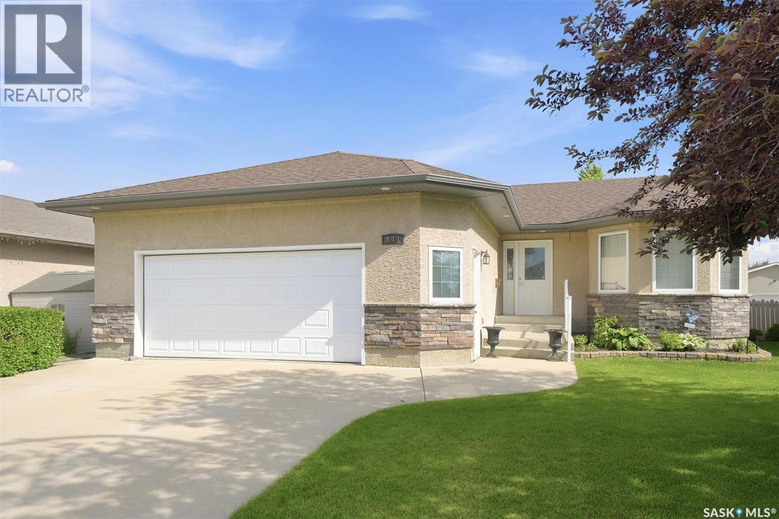 841 Martens CRESCENT - 45
