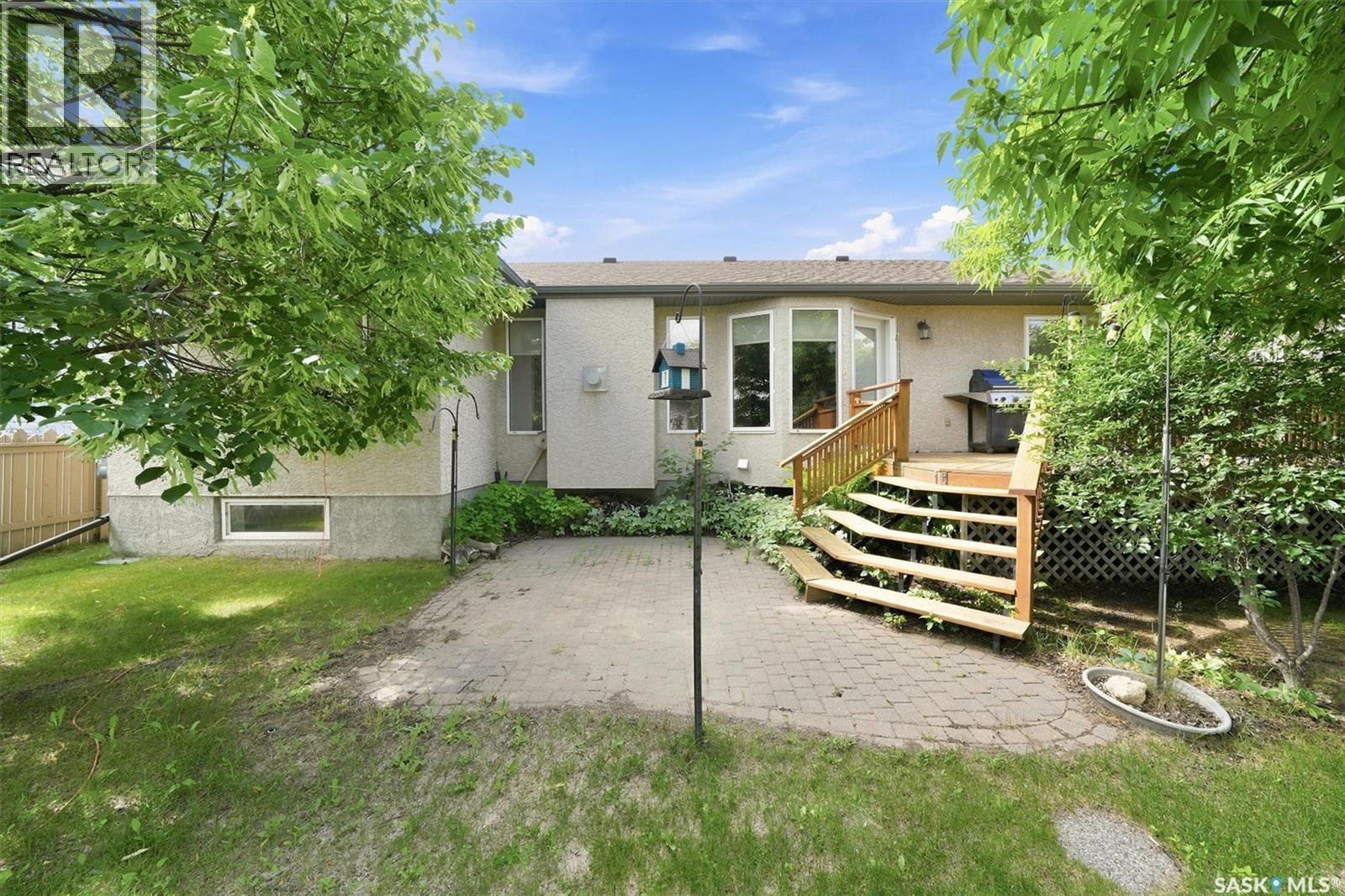 841 Martens CRESCENT - 46